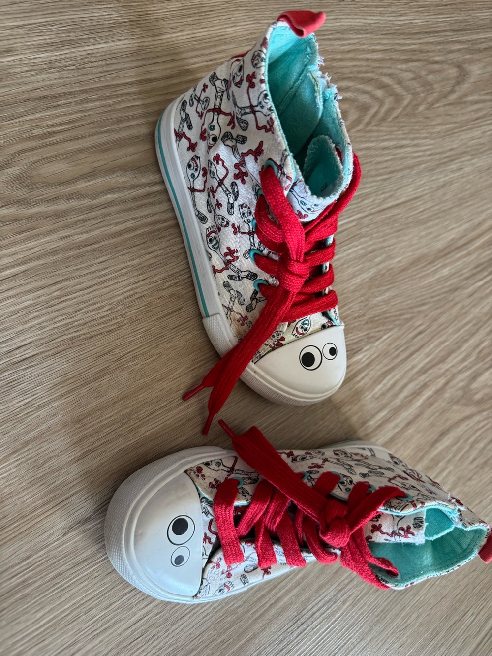 Kids High-Top Canvas Shoes with Red Laces and “Forky” print